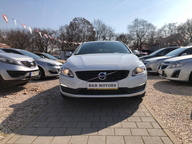 Volvo V60 2.0 D [D3] Kinetic 129000km!CAR PASS...